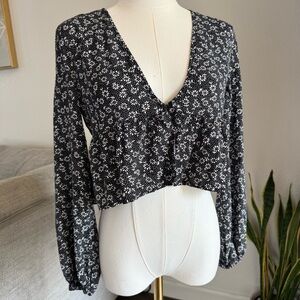 Crop Top Small Black White Floral Whimsigoth LA Hearts S Long Sleeve Tie Front